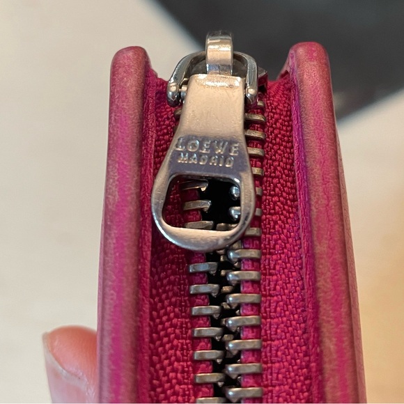 Loewe pink leather zip around wallet - Picture 15 of 15